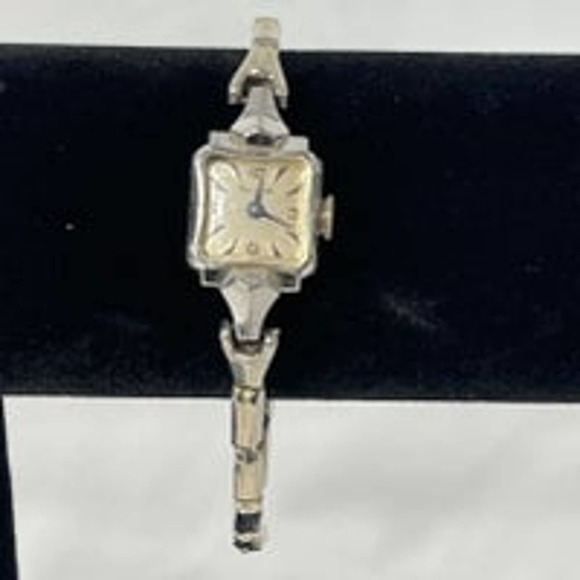 VTG woman’s Bulova 10k rolled gold  filled watch main image 8